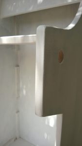 Μετά το αστάρωμα έπρεπε να λειανθούν ξανά όλες οι επιφάνειες και κυρίες οι ακμές.